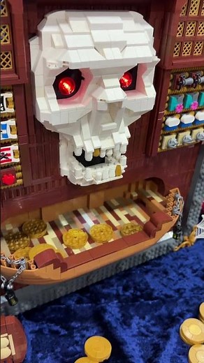 Red Beard’s Respite — LEGO Pirate Slot Machine by BricksByRich!