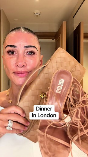 I was in London last week and when in London I do try and spend as much time with the people who are important to me as possible and @ZhilaBeauty is one of those people. We went to @Mistress of Mayfair and then on to Pirana Mayfair when mistress turned crap. We had a lovely night. #dinnerdate #mayfair #datenight