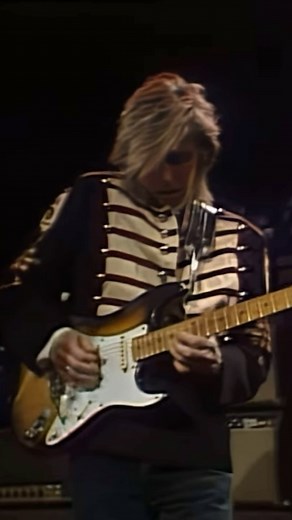 Lord Rare Rock on Instagram: "GUITAR HERO - Eric Johnson performs his instrumental classic “Cliffs of Dover” in 1988. This song takes you on a jounrey that you never want to end as Mr. Johnson seduces your ears with each note. This song wasn’t officially released until two years after this performance, so one can only imagine how this lucky crowd felt that night. Johnson talked about this song in an interview with Starpolish: “It was a fluke, it really was. I remember writing that song, and my m