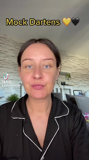 Mock Darten 🖤💛 #sadiequeen