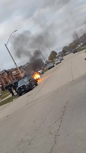 Video from Mason Mercer of a motorcycle fire then ends with an explosion on Madeline near Country Lane Barrie ON. Unknown if any injuries were sustained as a result of the explosion. | At the Scene Photography