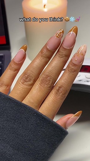 i attempted gingerbread nails 🍪❄️🎄 #nails #diynails #nailsathome #holidaynails #nailart