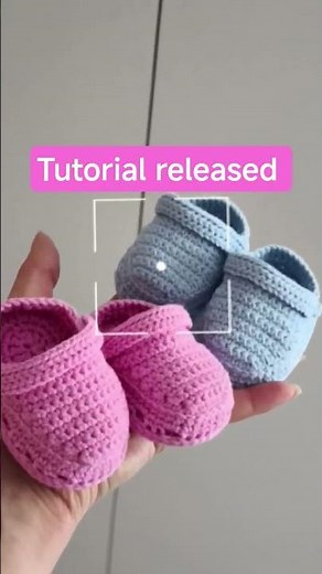 Crochet Baby Shoes Tutorial | Easy & Cute! #crochetbabyshoes