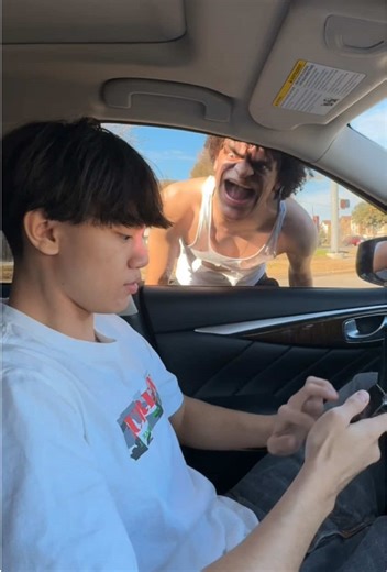 Linquito (@linquito)’s video of getting out at red light