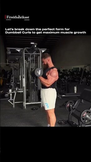 Cbum: How To Do Dumbbell Bicep Curls Correctly | 💪 Master The Dumbbell Curl Form 💪 #GymTips #cbum