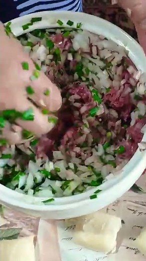 Delicious Uzbek Samsa (samosa) / Сочная узбекская самса #shorts