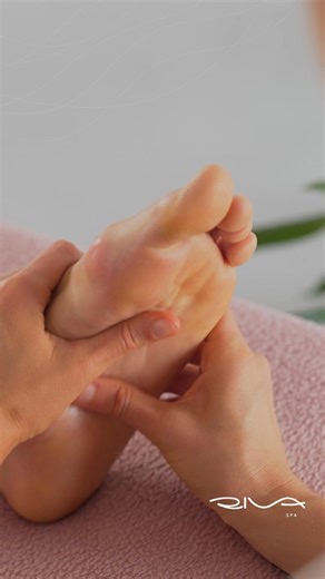Experience Foot at Riva Spa and release tension and feel total relaxation from head to toe. 🤍 Opening hours: 10:00 AM – 10:00 PM Mobile: 962 6 4004222 Location: Abdali Mall https://maps.app.goo.gl/FtMeN9Wwit6vUfFX9 #RivaSpa #FootReflexology #HappyFeet #RelaxAndRevitalize | RIVA SPA