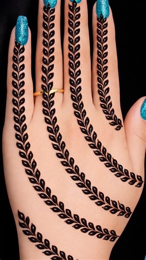 Easy Elegant Mehndi Design 🌿 | Step-by-Step Simple Henna Tutorial 🥰😊👍#viralvideo #henna #hennadesign