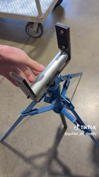 Run out stands hold the gutter as it comes out of the machine so you’re not fighting sagging runs on the ground. With the gutter properly supported, you can walk down the line and easily install hidden hangers and end caps while everything stays straight and at working height. That means faster installs, cleaner lines, and fewer bent sections on the job. Contact us to get run out stands added to your setup so your gutter machine can actually run the way it should. #gutterall #runoutstand #gutter
