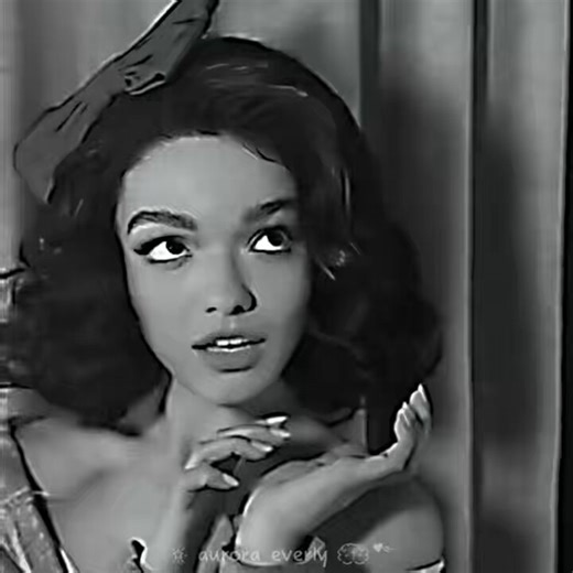 ⠀ 𐔌՞. .՞𐦯 aurora “rory” everly .ˋ°•*⁀ ⪩༏⪨ 26. singer & actress. amateur baker. good witch. lover of music, pink + yellow. alaska’s sister. garden fairy. theater nerd. hopeless romantic. ⠀