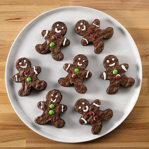 The ease of brownies combines with the tradition of gingerbread cutouts in this festive, kid-friendly brownie recipe Gingerbread Brownie Cutouts recipe: https://www.bettycrocker.com/recipes/gingerbread-brownie-cutouts/57c0d00e-1763-4444-961b-c5c1513546f9?utm_medium=social&utm_source=facebook&utm_campaign=12_2018_standard?mktgimp=BCBRWNMX | Betty Crocker
