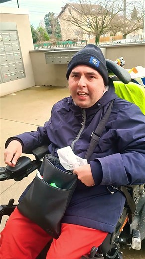 je vais chercher une grosse commande pour des gens qui m'ont aidé pour leur faire une surprise