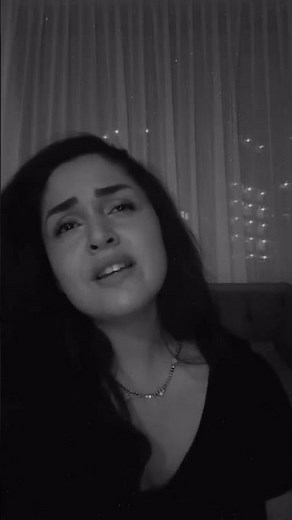 Naz Şenlendirici - Call Me (Live Acoustic Performance)