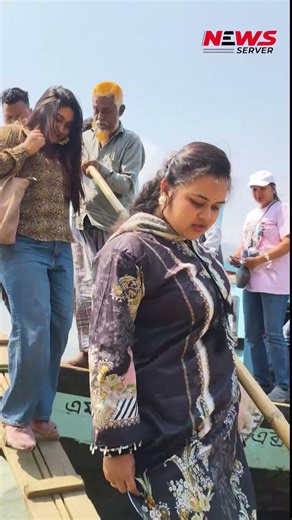 পিকনিকে লঞ্চ থেকে নামতে গিয়ে কি হলো? । News Server