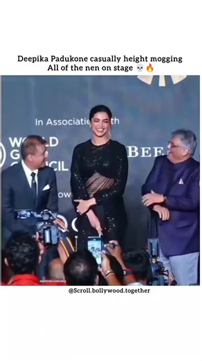 her height just love 🔥💀 #deepika #edits #bollywood #love #height