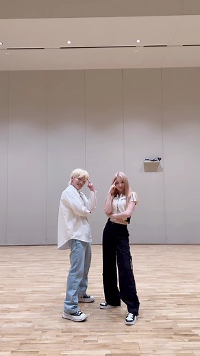 Knock Knock, you know 손오공?💫 #DINO with #LEECHAEYEON #이채연 #SEVENTEEN #세븐틴 #손오공 #Super #SVT_Super #손오공챌린지
