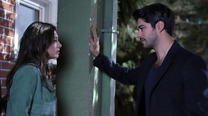 Kara Sevda 25. son bölümde büyük sır ortaya çıkıyor - İzle