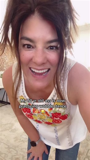 Easy Dance Moves Tutorial | Fun Wobble Dance Tutorial