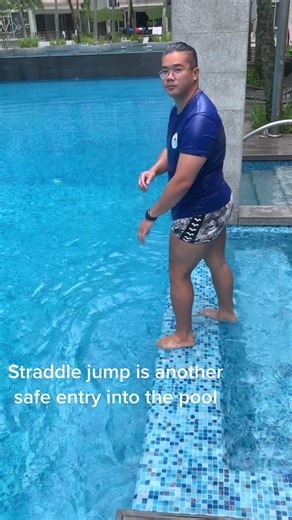 Straddle Entry Swimming Techniques in Singapore