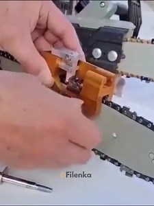 🪚Korjaa ja teroita moottorisahasi tarkasti – säästä aikaa ja vaivaa! – Nopea ja helppo teroitus – Kompakti ja kestävä – Yhteensopiva useimpien sahojen kanssa 👉🏻https://filenka.fi/products/chainsawgrinder | Filenka