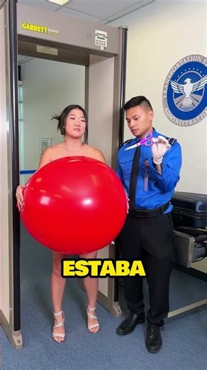 Lo que ocultaba bajo el globo dejó a todos en shock 😳