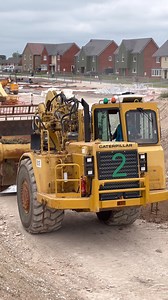 Some classic Cat 621E scraper action from Whitnell Plant Hire | Awesome Earthmovers