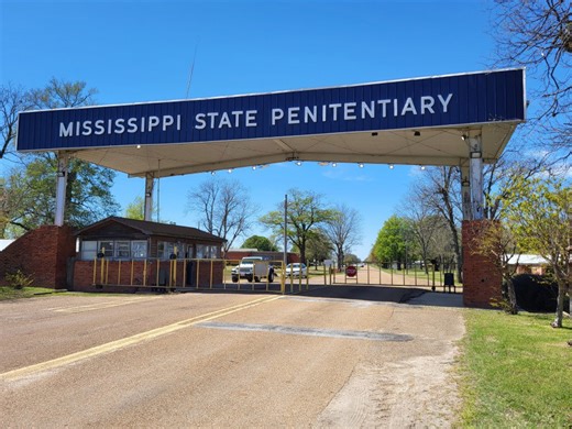 Mississippi prison numbers rise, bucking national trend