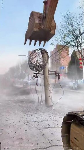 Full Process of Excavator Demolishing Utility Pole! Shocking Moment!