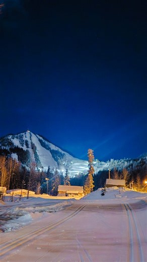 Ali | Outdoors, Tourism + Travel | Since starting my new career, midweek adventures had taken a backseat… but last night we changed that and we hit the slopes for night... | Instagram