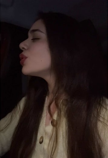 Ebru Gündeş'in Kaçak Cover Performansı