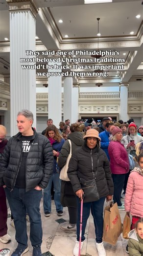 The most Philadelphia thing ever is to tell us we can’t have something and watch our city bring it back bigger than ever. 👊❤️🥹 Meet me at the Eagle! @thewanamakerlightshow is back for the holiday season along with those beautiful live organ finales, and the enchanting Dickens Village. Plus look for the grand debut of the Shops at Wanamaker Light Show. It is a Christmas miracle and the show must go on. Thank you to team at @phlvisitorcenter for working tirelessly to save an iconic tradition. 🙏