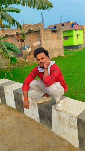 Tuntun Ray on Instagram: "कृष का सुने का गाना😂😂"