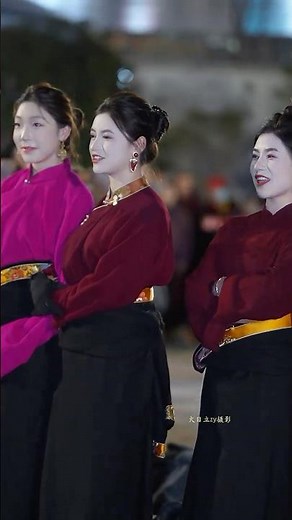 So many new beautiful Tibetan women in a same frame😍