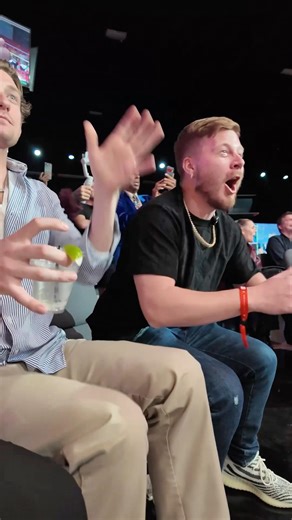 Who knew VR boxing would be this crazy! 🥊🎮 #globalgamingleague #vrboxing #thrillofthefight2 #fight