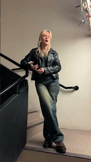 Singing 🤝🏼 acoustic staircases!!! | Darci Lynne