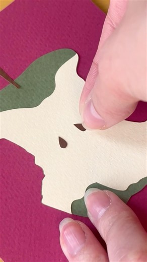 Bringing back mixed-media animations using cut paper! ✂️🍎#animation #mixedmedia #analog #paper #diy