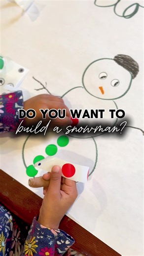 Do you want to build a snowman? We laid out dot stickers for buttons, scissors for cutting scarves, and simple materials ready to be transformed. An invitation to create, explore, and slow down at the table. Tiny hands reached, peeled, pressed, and snipped with care. In the middle of it all, real learning was happening. Fingers growing stronger. Hands and eyes learning to work together. Focus building with every small choice. Play like this looks simple, but it holds so much. When children are g