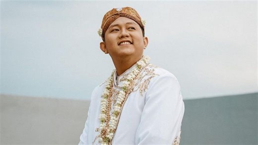 Lirik, Terjemahan, dan Makna Lagu Langgeng Dayaning Rasa (LDR) - Denny Caknan