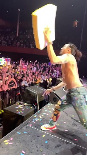 its still caking szn #electronicmusic #cakedecorating #caketok | Steve Aoki