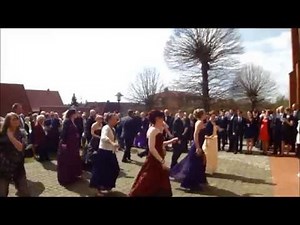 Gäste tanzen Hochzeitsflashmob