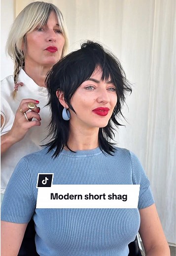 A modern short shag for Kat ❤️‍🔥 lots and lots of texture so she can just wake up and go and have a stylish haircut that requires little to no styling. She actually has dirty blonde hair so for color treated hair like this I recommend New Wash! It’s sulfate free and gently cleanses your hair so you don’t have to worry about it stripping your color. I’d also pair it with their bond boost (it’s similar to K18 or olaplex) to give the hair a big dose of hydration which will help control frizz and r