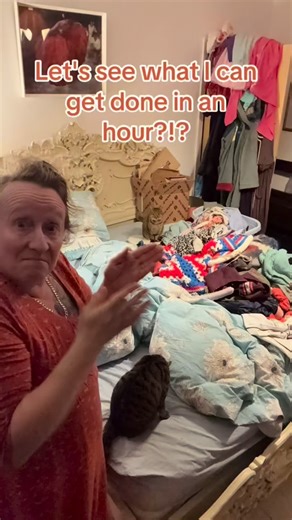 One hour before bedtime what can I get done!?got all the clean laundry away,got the sheets in the washing machine and stuck it on then put on fresh #bedsheets #bestfeeling and not a bad use of an hour to get into fresh bedding!#reset #bed #motherclutter #motherclutteruk #bedroom #bedding #cats #cat #messy #adhd #hoarding #declutter #bedlinen | Mother Clutter UK