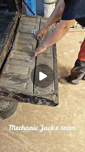 CAR PAINTING/AUTOBODY TIPS AND TRICKS/ REFINISH TECH on Instagram: "He just made a tailgate 😭and im here waiting for parts 😆😆😆😆this guy is awesome true metal fabricator @mechanicjacklee"