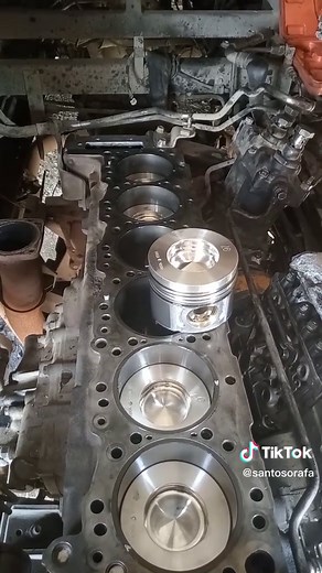 Car Engine Maintenance: Step-by-Step Cylinder Head Repair