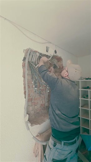 Electrical installation made easy... #electrical #hometechnology #workout