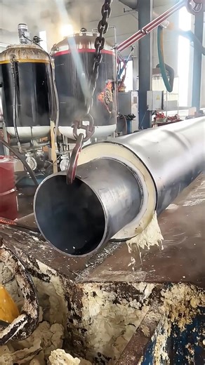 High-Density Polyurethane Foam Insulated Pipe Two-Step Manufacturing Process Want cost-effective, high-quality insulated pipes? Our two-step PU foam insulated pipe process balances precision and efficiency for HVAC, heating, and oil & gas projects! Step 1: Pre-fabrication & Preparation First, process the working steel pipe: derust, degrease, and dry to ensure a clean surface. Extrude the HDPE outer jacket separately, then fit it over the steel pipe with a preset gap using support brackets. Step 