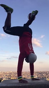 22K views · 673 reactions | Magnifique performance d'un Freestyleur que les parisiens et fan de PARIS connaissent bien... Incroyable talent ! Avec de la bonne musique ! | ADO | Facebook