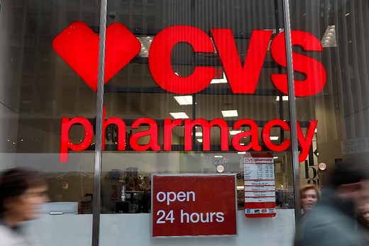 Walgreens vs. CVS-Aetna: Pharmacy wars heat up