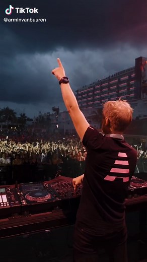 Magical Ibiza Show: Electronic Music Festival Vibes
