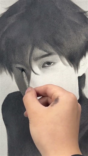 Perfect drawing cannot be without light! #drawing #charcoaldrawing #portraitdrawing #charcoalshading